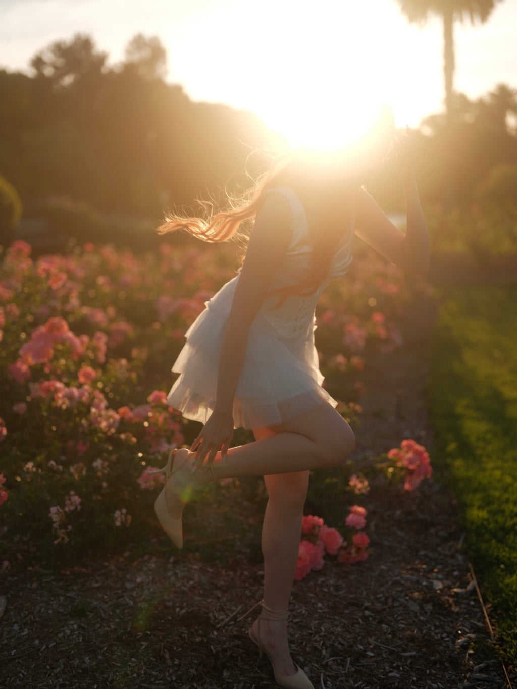 Ellia - Feather White