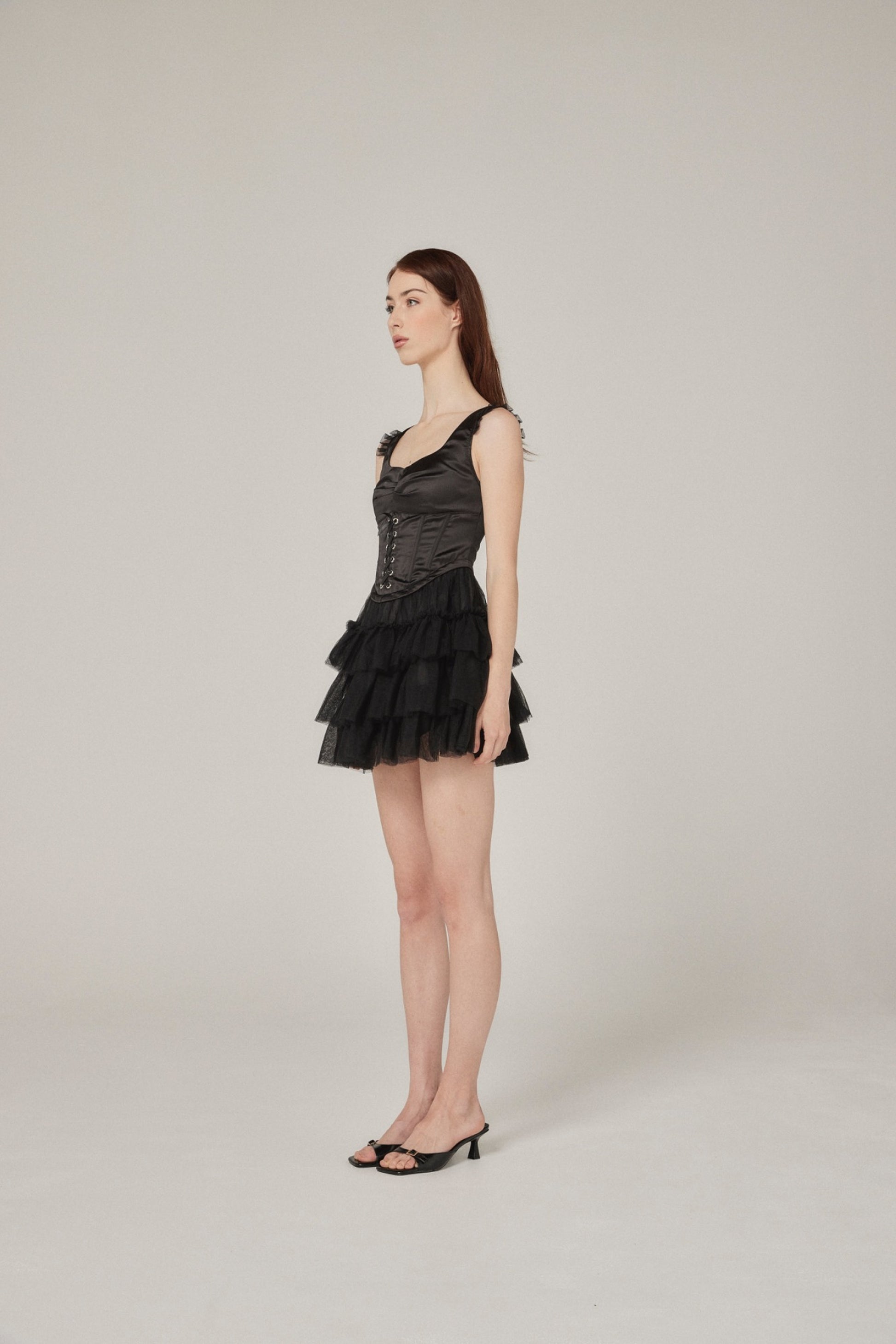 Ellia - Classic Black