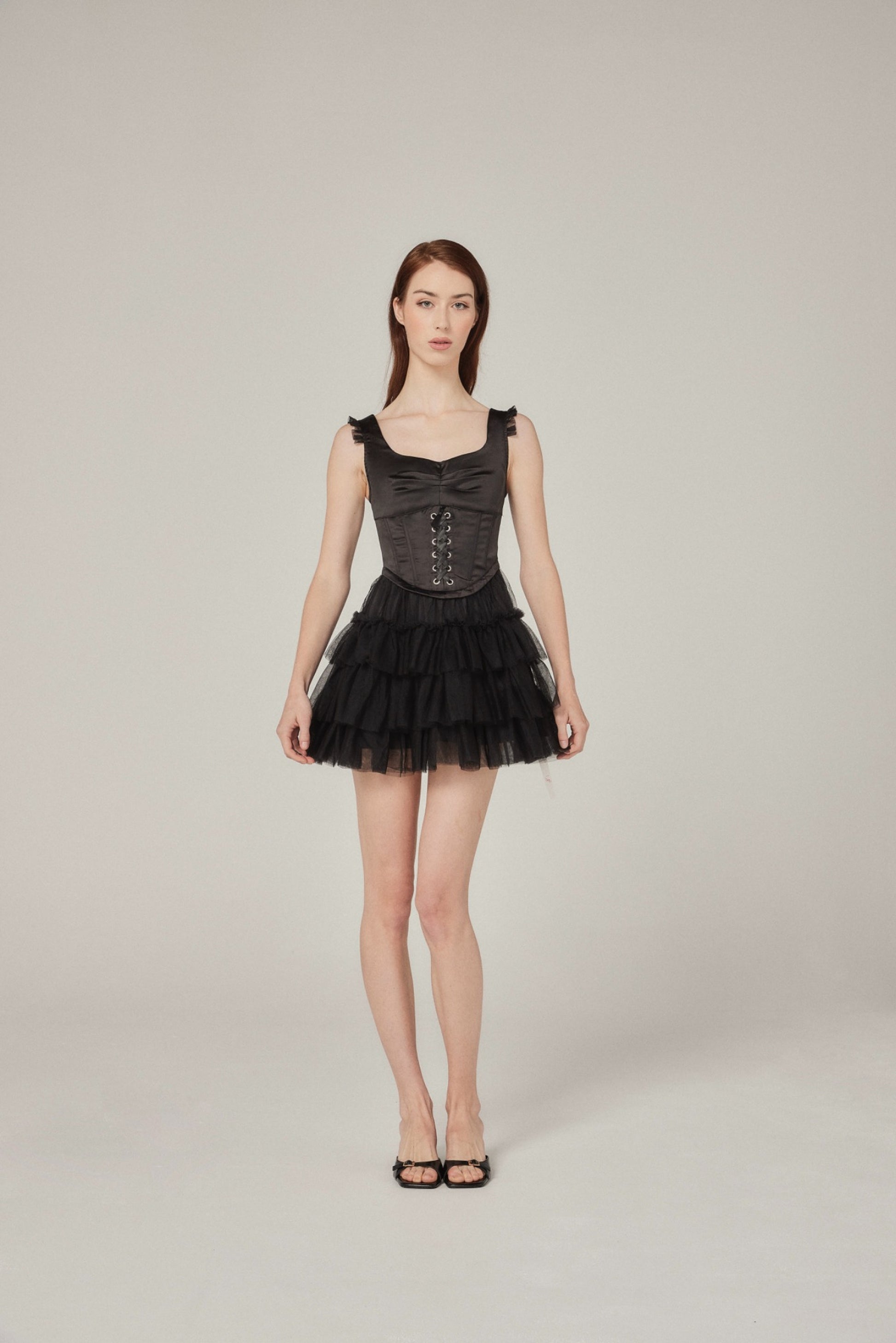 Ellia - Classic Black